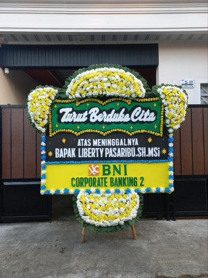 Papan Bunga Duka di Negeri Lama