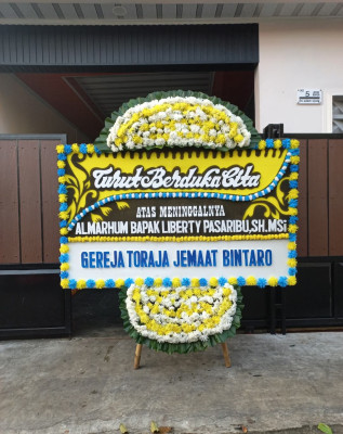 Papan Bunga Duka di Negeri Lama