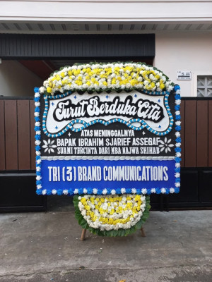 Papan Bunga Duka di Negeri Lama